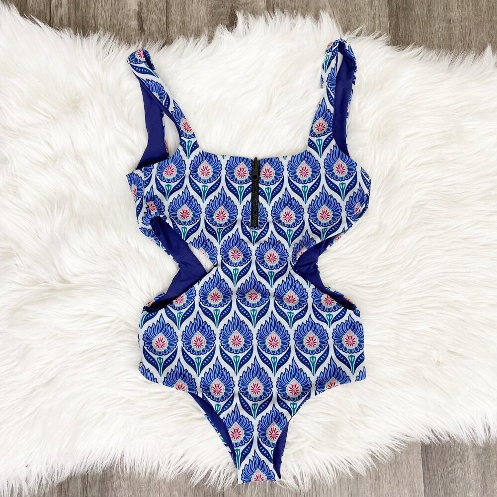 Tavik Swimwear Womens XS Blue Victoria Monaco White Sand Reversible One Piece